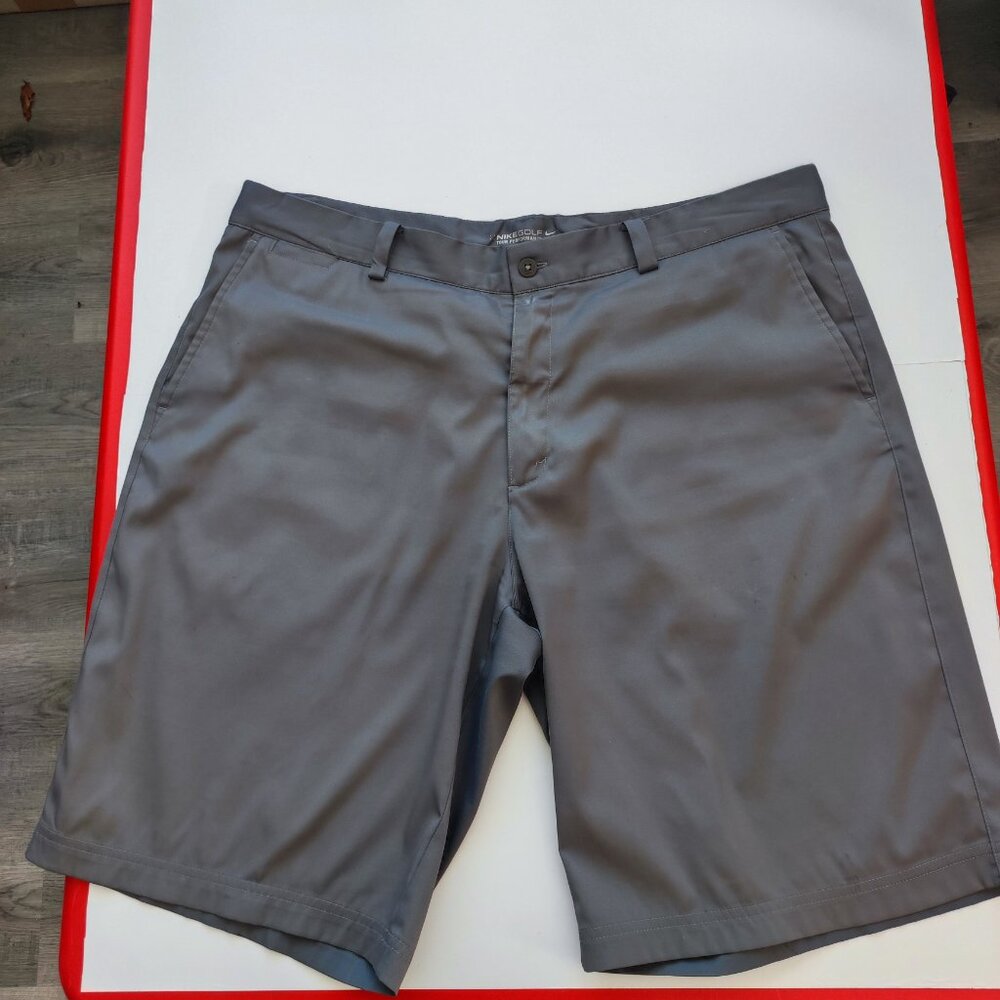 Nike Golf active wear shorts men's size 38 grey Tour Performance Dri-Fit